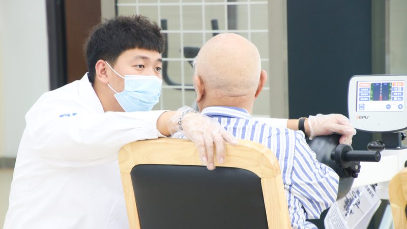 适老化厨房储物柜，如何挑选更安全实用？**