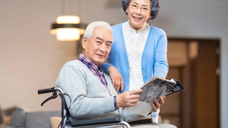 老人陪护：了解优缺点，选择更明智